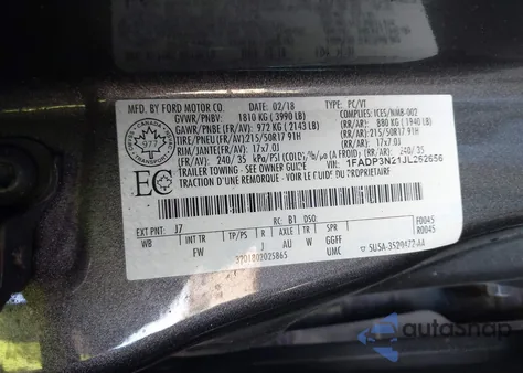 2018 Ford Focus Titanium z USA, uszkodzony, nr VIN 1FADP3N21JL262656